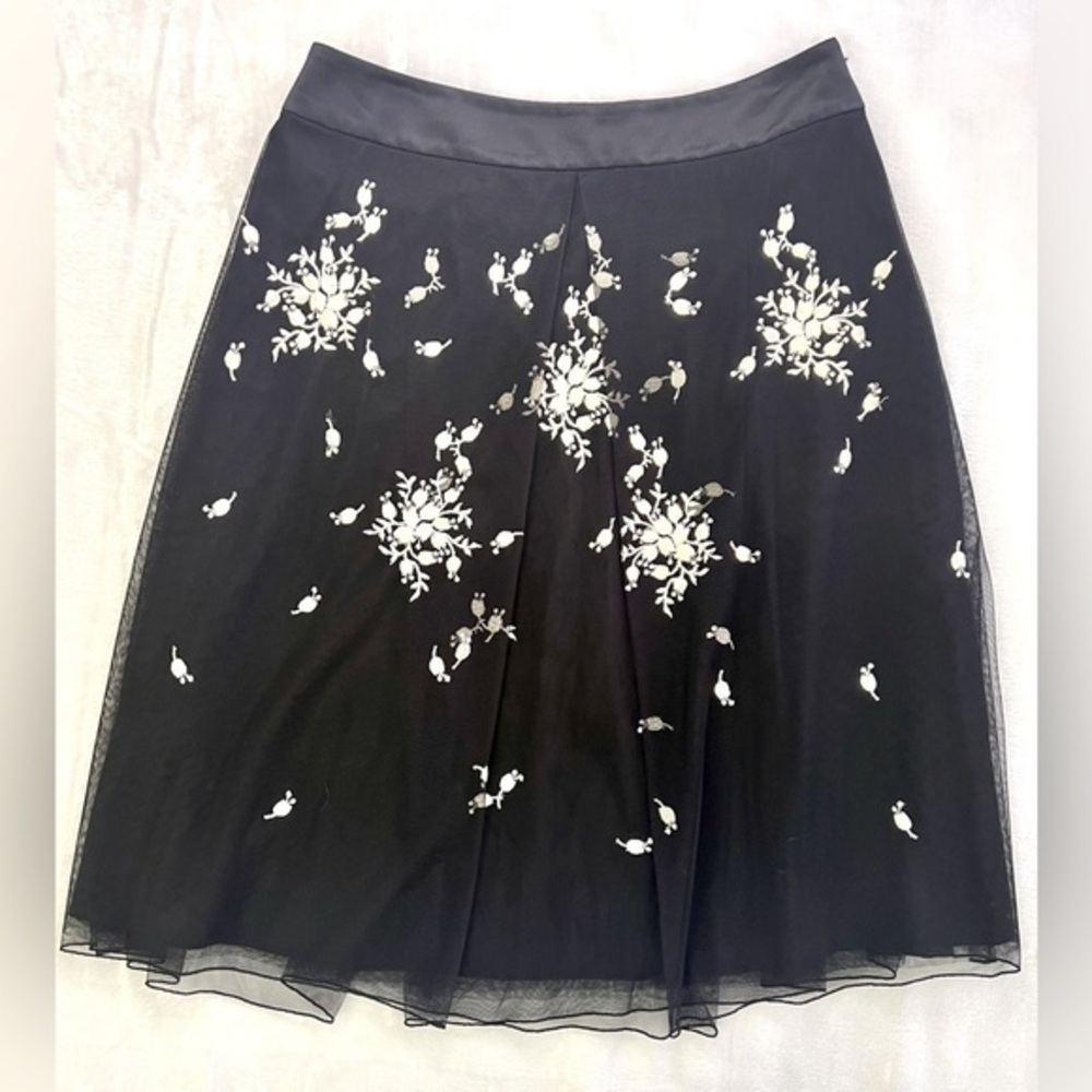 Ann Taylor Black A-Line Skirt with White Floral Embroidery